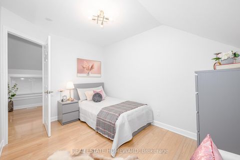 Photo 20 at 93 Agnes Street, O'Neill, Oshawa