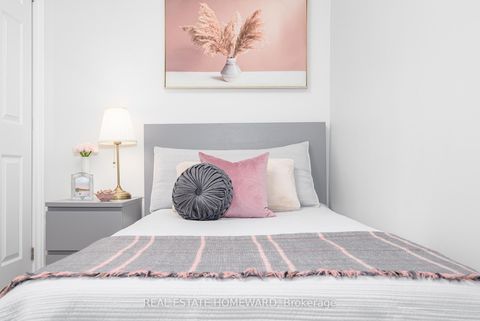 Photo 21 at 93 Agnes Street, O'Neill, Oshawa