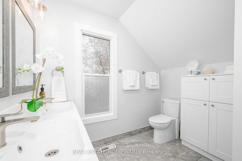 Photo 24 at 93 Agnes Street, O'Neill, Oshawa