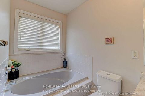 Photo 20 at 7 Creekwood Court, West Woodbridge, Vaughan