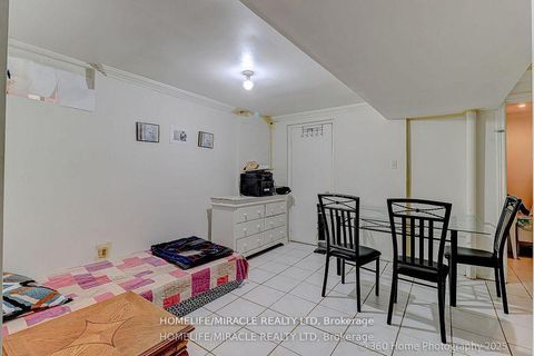 Photo 23 at 7 Creekwood Court, West Woodbridge, Vaughan