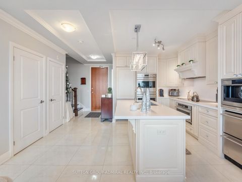 Photo 4 at 705 - 4700 Highway 7, East Woodbridge, Vaughan