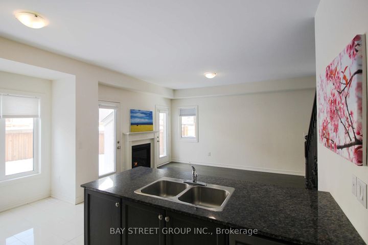 Photo 6 at 3903 Tufgar Crescent, Alton, Burlington