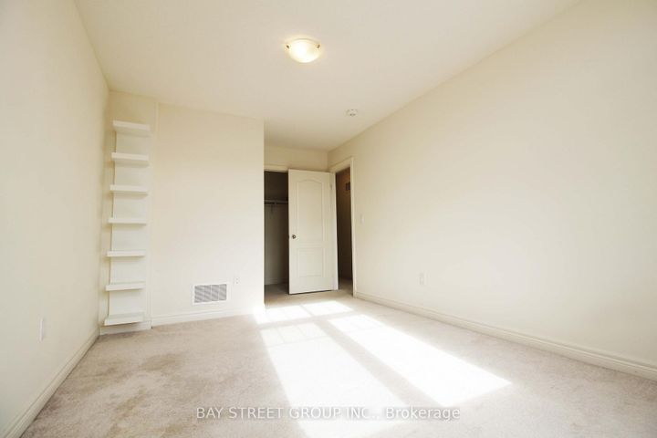 Photo 12 at 3903 Tufgar Crescent, Alton, Burlington