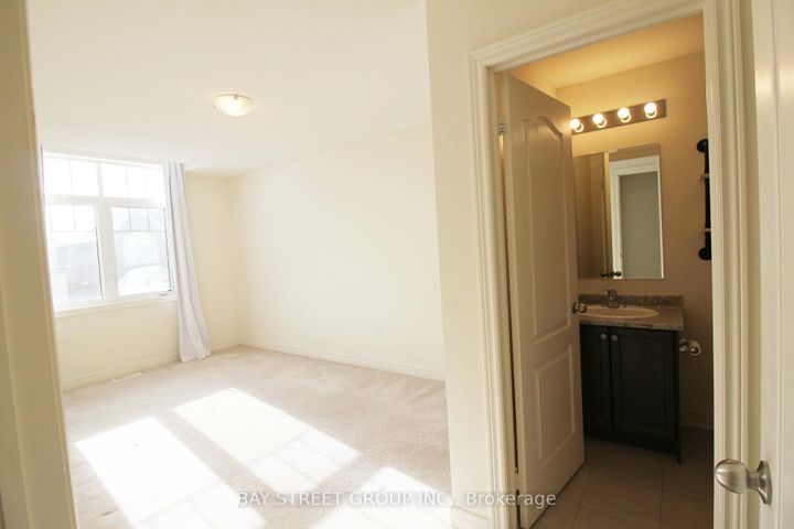 Photo 13 at 3903 Tufgar Crescent, Alton, Burlington