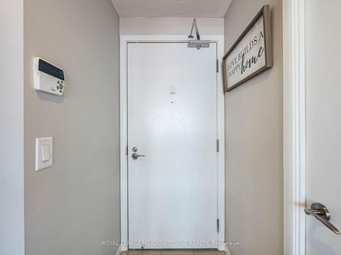 Photo 5 at 832 - 830 Lawrence Avenue W, Glen Park, Toronto