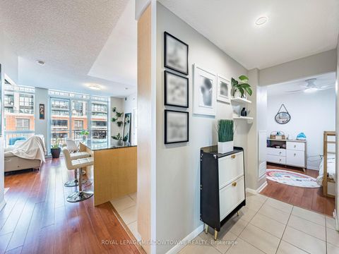 Photo 6 at 832 - 830 Lawrence Avenue W, Glen Park, Toronto