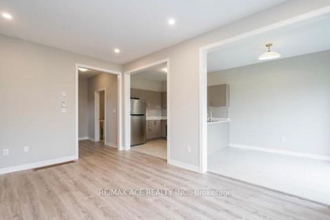 Photo 11 at 276 Springfield Crescent, Stayner, Clearview