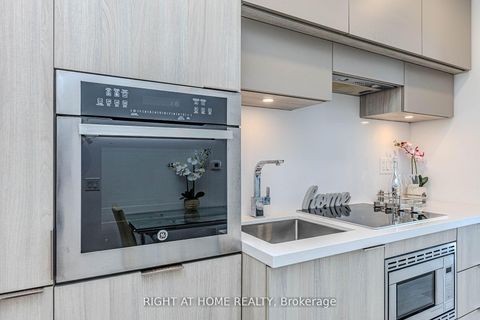 Photo 7 at 1301 - 39 Roehampton Avenue, Mount Pleasant West, Toronto