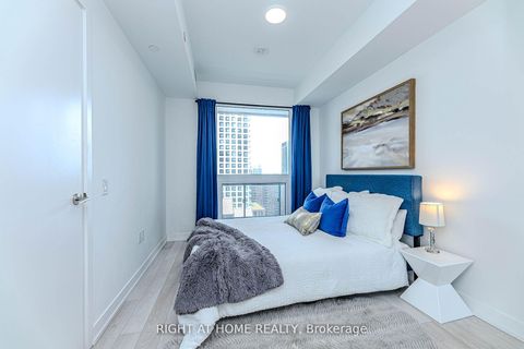 Photo 10 at 1301 - 39 Roehampton Avenue, Mount Pleasant West, Toronto