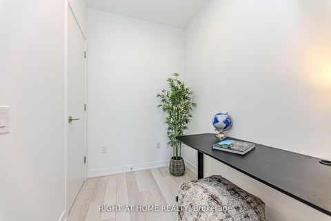 Photo 14 at 1301 - 39 Roehampton Avenue, Mount Pleasant West, Toronto