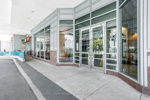 Photo 5 at 811 - 10 Queens Quay W, Waterfront Communities C1, Toronto