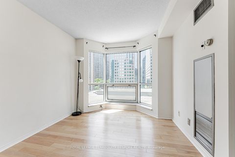 Photo 23 at 811 - 10 Queens Quay W, Waterfront Communities C1, Toronto