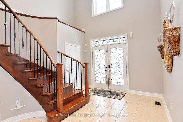 Photo 4 at 26 Maybeck Drive, Credit Valley, Brampton