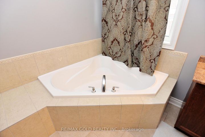 Photo 25 at 26 Maybeck Drive, Credit Valley, Brampton