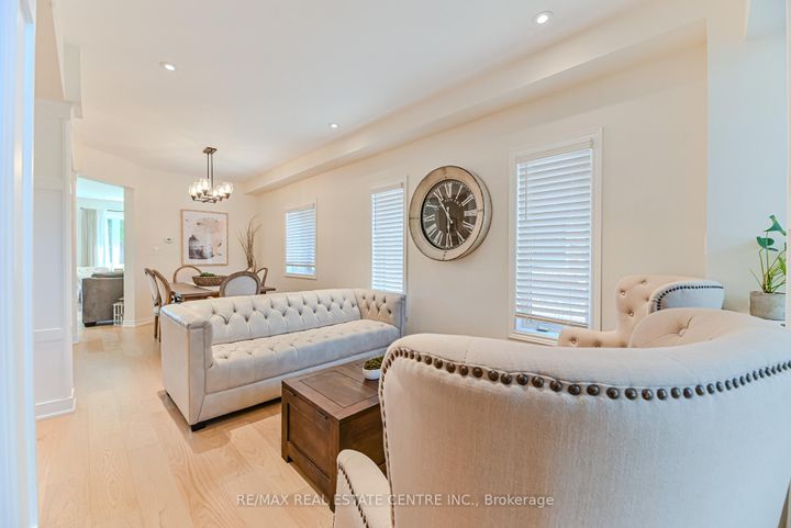 Photo 5 at 2498 Longridge Crescent, RO River Oaks, Oakville