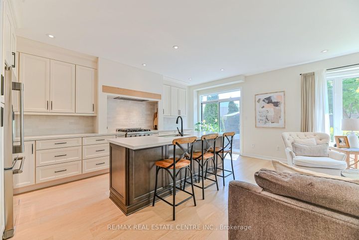 Photo 7 at 2498 Longridge Crescent, RO River Oaks, Oakville