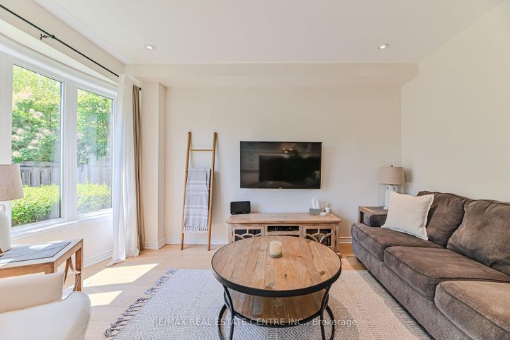 Photo 14 at 2498 Longridge Crescent, RO River Oaks, Oakville