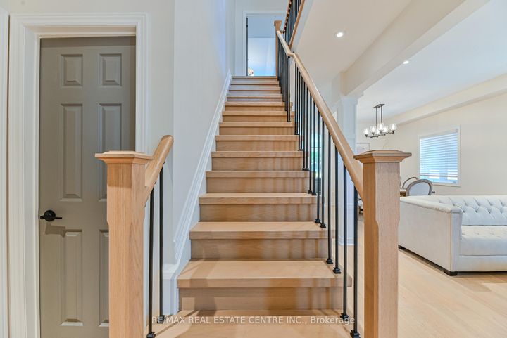 Photo 19 at 2498 Longridge Crescent, RO River Oaks, Oakville