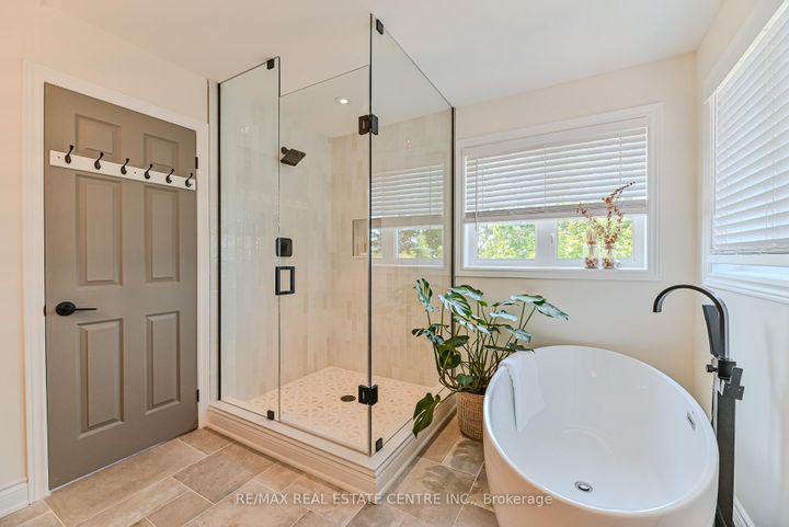 Photo 23 at 2498 Longridge Crescent, RO River Oaks, Oakville