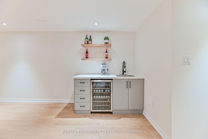 Photo 37 at 2498 Longridge Crescent, RO River Oaks, Oakville