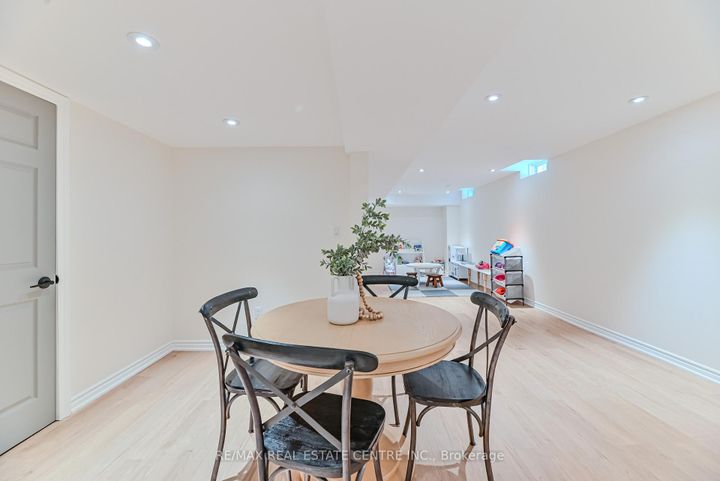 Photo 38 at 2498 Longridge Crescent, RO River Oaks, Oakville