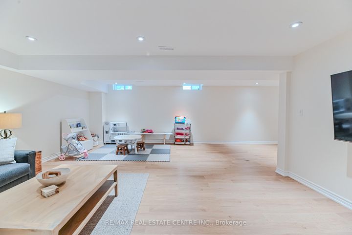 Photo 40 at 2498 Longridge Crescent, RO River Oaks, Oakville