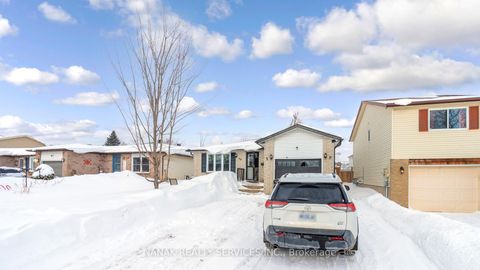 Photo 1 at 46 HICKLING Trail, Grove East, Barrie