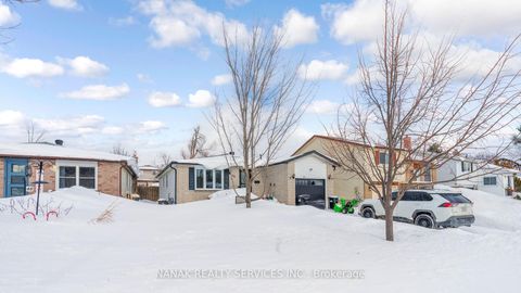 Photo 2 at 46 HICKLING Trail, Grove East, Barrie