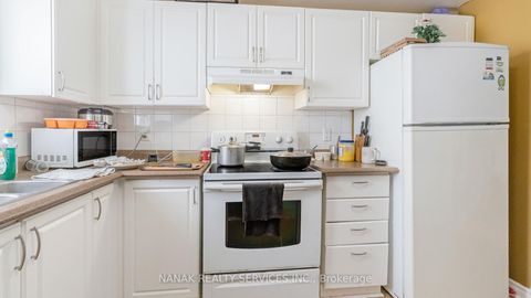 Photo 14 at 46 HICKLING Trail, Grove East, Barrie