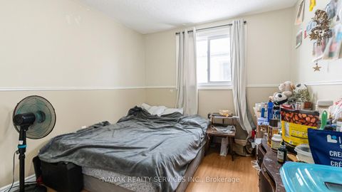 Photo 18 at 46 HICKLING Trail, Grove East, Barrie