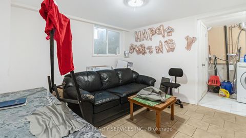 Photo 24 at 46 HICKLING Trail, Grove East, Barrie