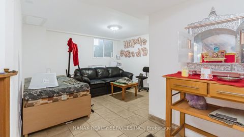 Photo 26 at 46 HICKLING Trail, Grove East, Barrie