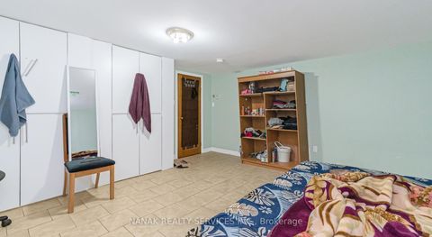Photo 32 at 46 HICKLING Trail, Grove East, Barrie