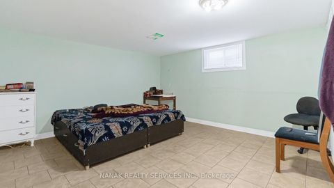 Photo 33 at 46 HICKLING Trail, Grove East, Barrie