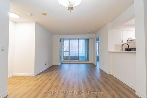 Photo 3 at 605 - 29 Pemberton Avenue, Newtonbrook East, Toronto
