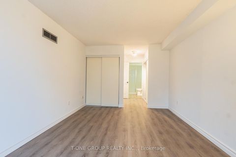 Photo 8 at 605 - 29 Pemberton Avenue, Newtonbrook East, Toronto