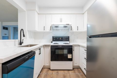 Photo 11 at 605 - 29 Pemberton Avenue, Newtonbrook East, Toronto