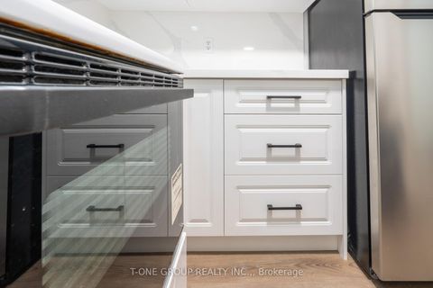 Photo 14 at 605 - 29 Pemberton Avenue, Newtonbrook East, Toronto