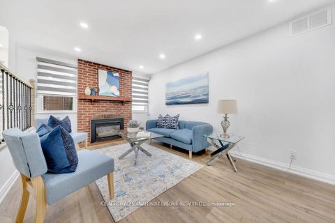 Photo 3 at 890 Briarwood Drive, Pinecrest, Oshawa