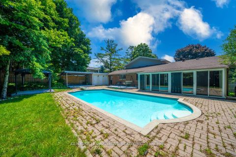 Photo 9 at 890 Briarwood Drive, Pinecrest, Oshawa