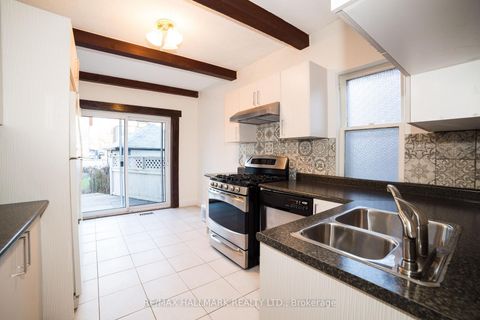 Photo 10 at 40 Snowdon Avenue, Lawrence Park North, Toronto