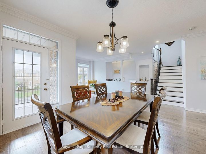 Photo 9 at 128 Daiseyfield Crescent, Vellore Village, Vaughan