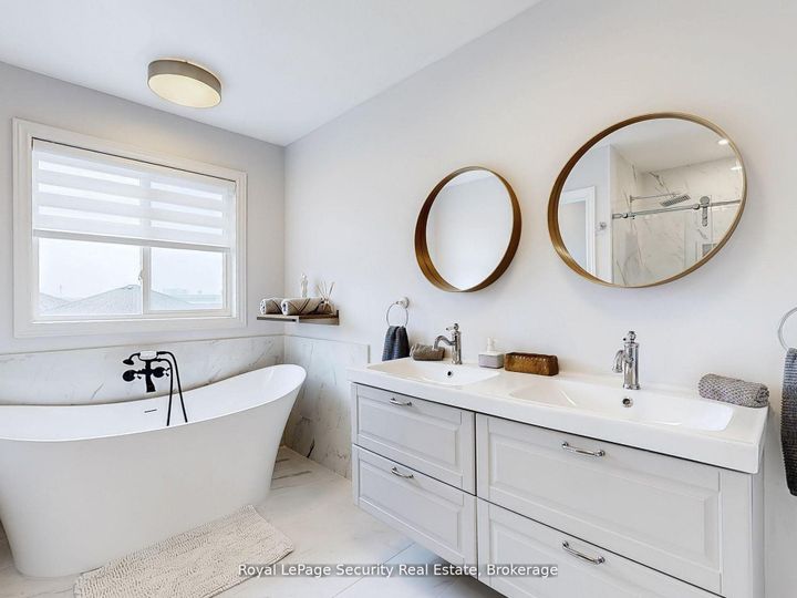 Photo 26 at 128 Daiseyfield Crescent, Vellore Village, Vaughan