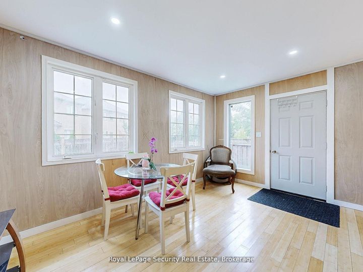 Photo 34 at 128 Daiseyfield Crescent, Vellore Village, Vaughan