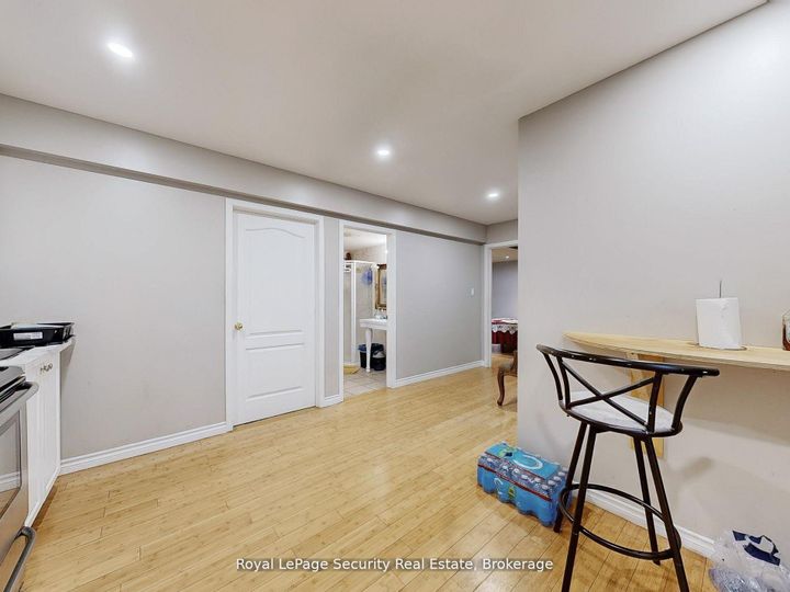 Photo 37 at 128 Daiseyfield Crescent, Vellore Village, Vaughan