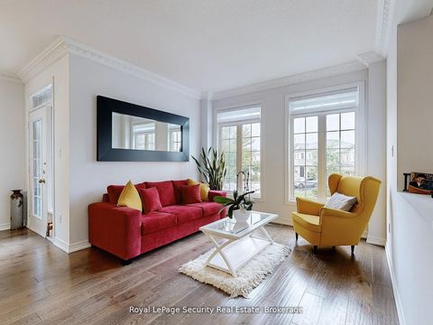 Photo 3 at 128 Daiseyfield Crescent, Vellore Village, Vaughan