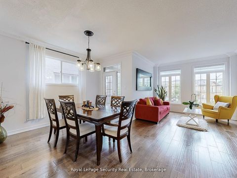 Photo 6 at 128 Daiseyfield Crescent, Vellore Village, Vaughan