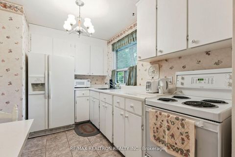 Photo 20 at 27 Elfreda Boulevard, Birchmount, Toronto