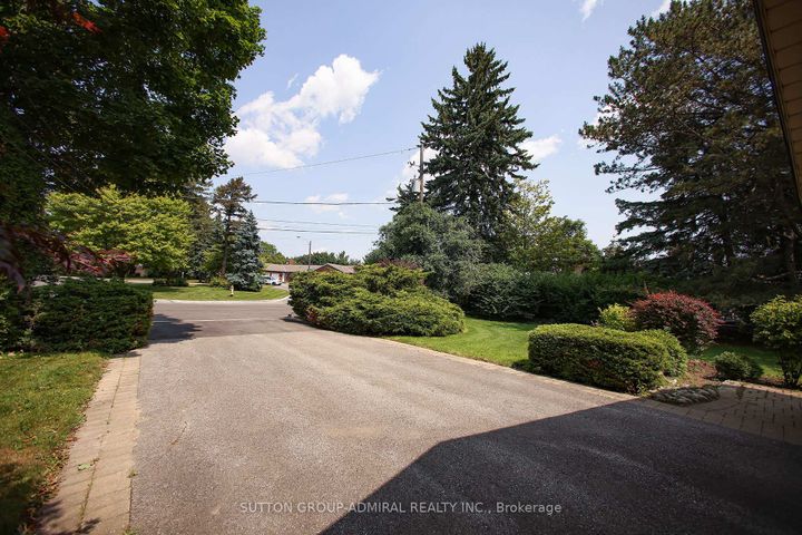 Photo 3 at 91 Forest Grove Drive, Bayview Village, Toronto